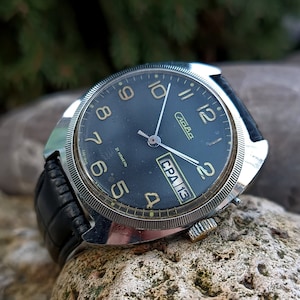 Vintage mechanical men&#39;s watch Slava, watch with calendar in a gift box, gift for him
