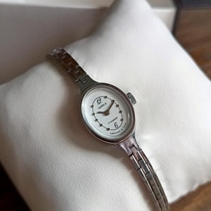 Vintage ladies small watch, white women&#39;s watch, cocktail watch, women&#39;s retro watch, classic ladies watch , a gift for her.