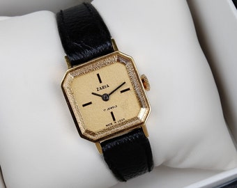 gilded watch, Vintage womens watch, Retro watch for women, Gift for her, gold small vintage watch, Y2K
