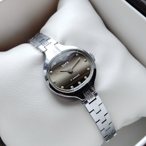 Vintage watch for women Zaria, mechanical small watch, Vintage ladies watch, watch USSR, Gift for her, Y2K