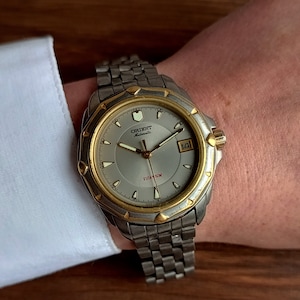 Seltene Vintage Japanische Uhr Orient Automatik Titan, Herrenuhr, Kalenderuhr