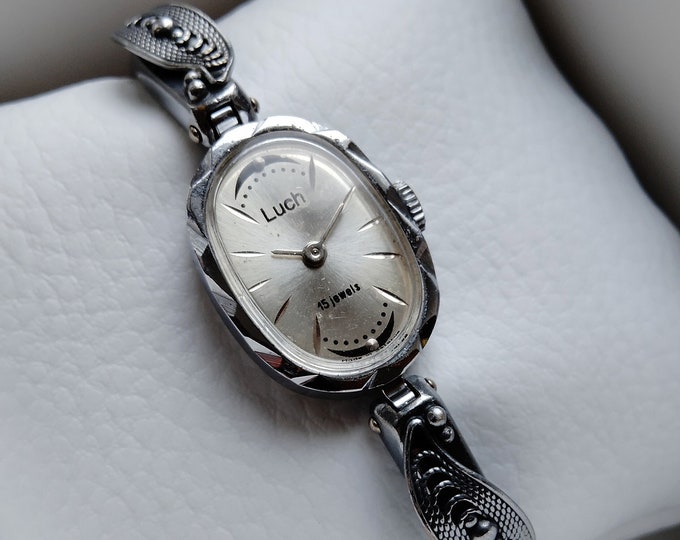 Vintage Women's Watches, Small Watches, Women's Classic Watches, Retro
