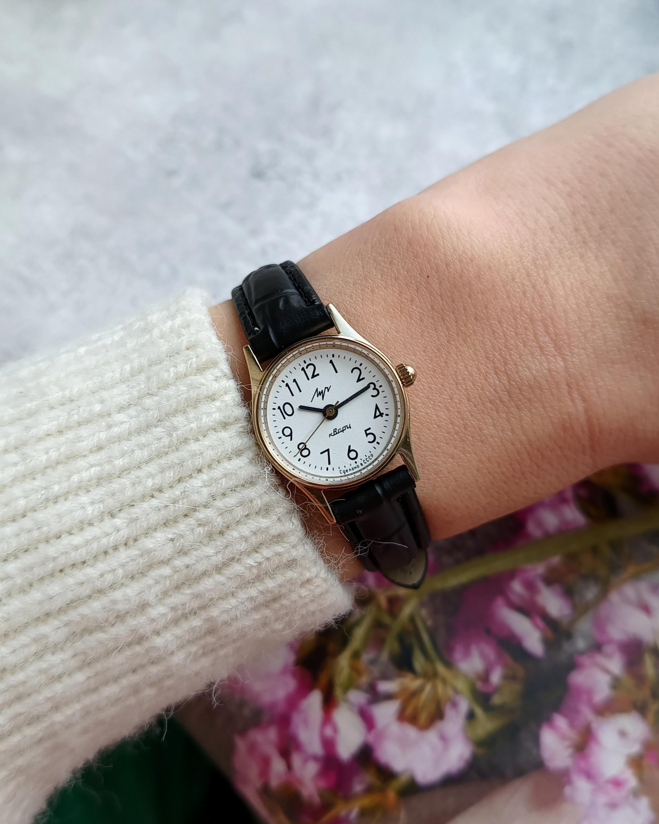 Elegante orologio da polso da donna con design minimalista, preciso movimento al quarzo e comodo cinturino
