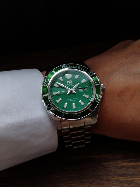 Vintage Orient Mako Automatic Men's Watch: Green Dial, Stainless