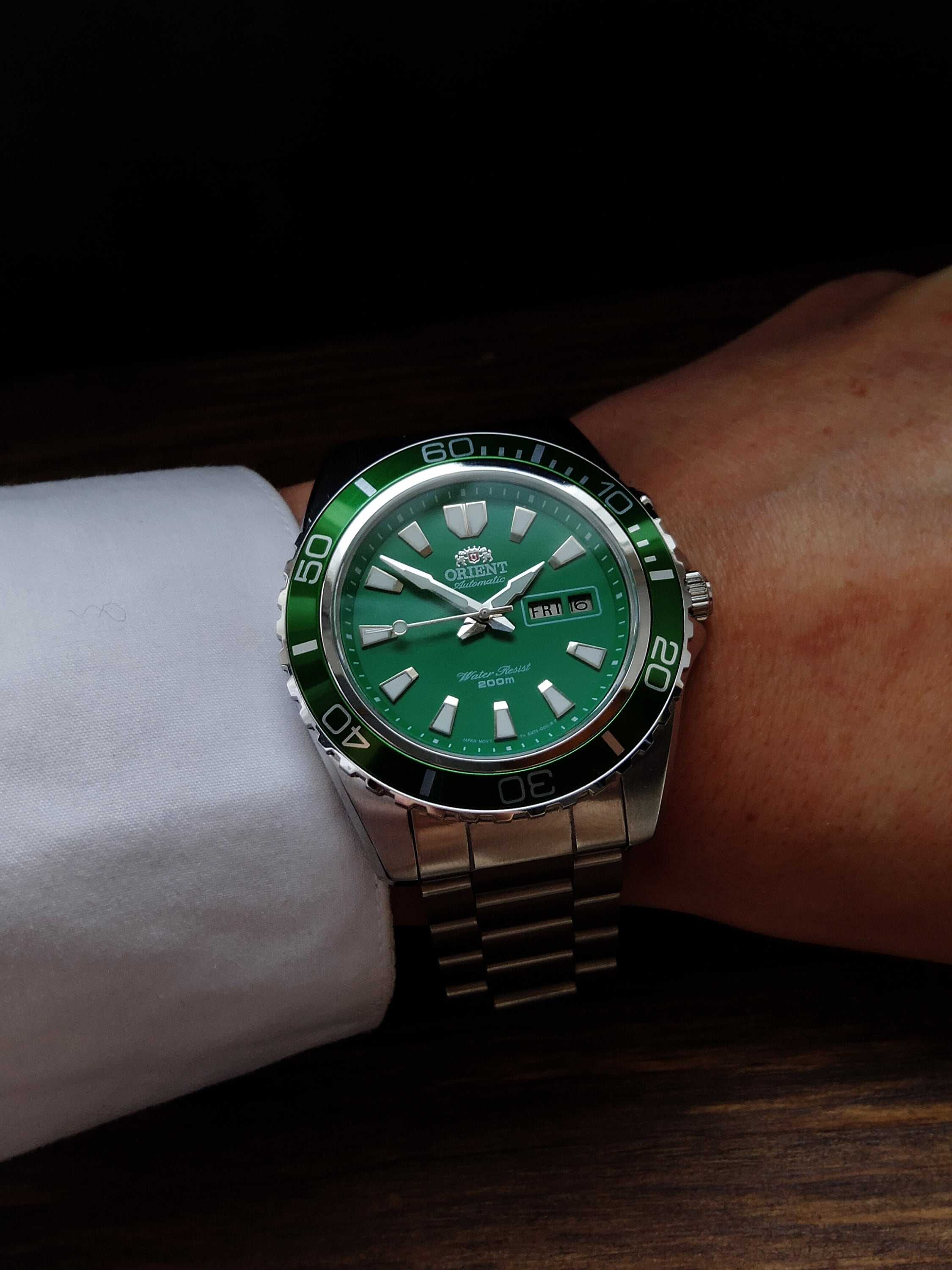 Vintage Orient Mako Automatic Men's Watch: Green Dial, Stainless