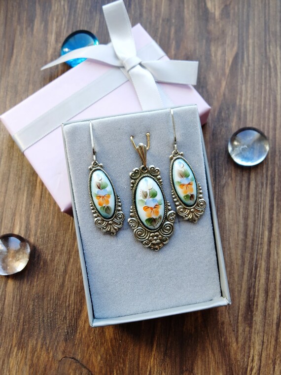 Enamel pendant earrings, vintage jewelry set, han… - image 3