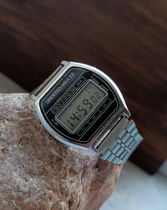 Vintage Elektronika 53 Digital Watch - Soviet Casio Style - Retro Future Aesthetic - Cyberpunk 80s Watch - Serviced Metal Wristwatch