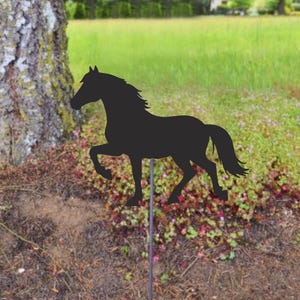 Letrero de metal para el Cavallino Rampante, elegante caballo trotando, sangre caliente, Tennessee, caminando, cerrado