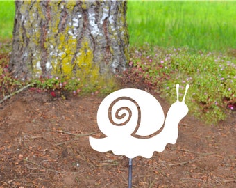 Metal snail garden stake – whimsical outdoor yard art for flower beds and planters. Handmade, weatherproof, and customizable décor.