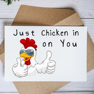 ¡Tarjeta de felicitación divertida para los amantes del pollo! Hilarante tarjeta de juego de palabras con humor de aves de corral pensando en ti para cualquier ocasión para ella para él