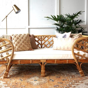 Peacock Hand Woven Lounge Daybed