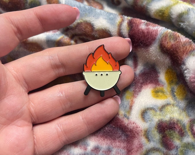 Campfire Enamel Pin, Campfire Design, Hiking Lovers Gift, Gift for Nature Lovers, Cute Enamel Pins