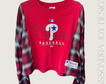 Camisa de franela Philly Reworked para mujer / Camiseta reciclada de béisbol de Filadelfia / Camiseta auténtica de los Phillies Rework