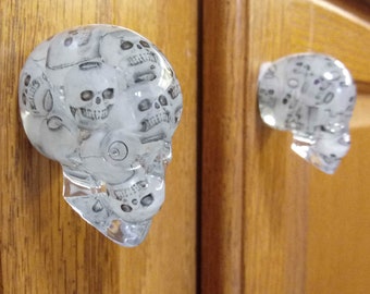 Glow in The Dark Skull Door Knobs/Drawer Knobs (Set of 2), Glow in The Dark Kitchen/Bathroom Cabinet Skull Door Handles with Mini Skulls