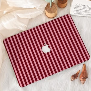 Funda para MacBook a rayas rosa burdeos, compatible con MacBook Pro 13, 14 y 16 (modelo 2026), MacBook Air 13 y 15, MacBook M5, M4, M3, M2 y M1. Funda rígida para portátil.