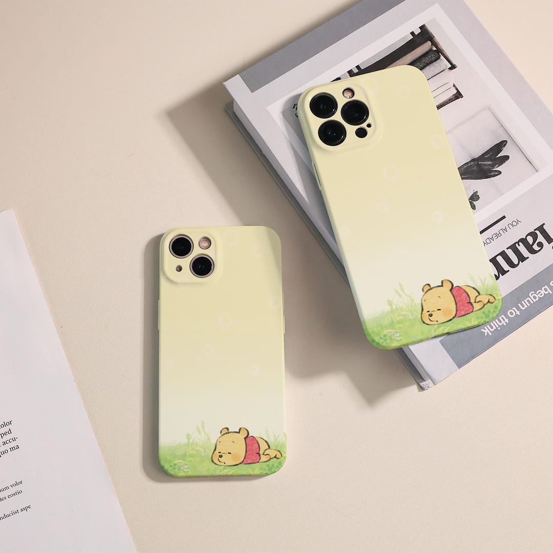 CASSETiFY Winnie the Pooh iPhoneケース Shepard Phone Case Winnie the Pooh Cover for iPhone 8+, SE