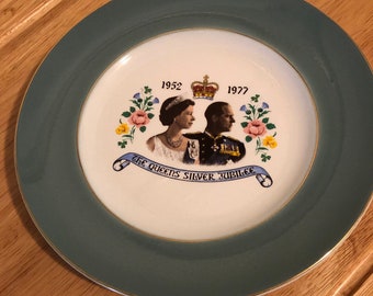 Royal Earthenware "The queens the Silver Jubilee 1977" plate 8.75"