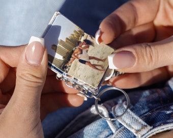 Mini Photo Album Keychain - Personalized Valentines Day Gift for Him, Valentines Day Gift for Her, Boyfriend Valentines Day Gift
