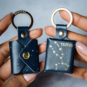 Porte-clés signe du zodiaque Taureau - Album photo en cuir personnalisé avec message gravé - Cadeau fait main unique pour les anniversaires de naissance d'un Taureau