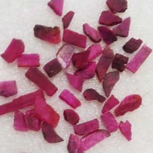 Raw natural ruby dyed,ruby rough slice fine pink,red color quality tiny piece small rough for Jewelry craft work healing powers gemstone AAA zdjęcie 2