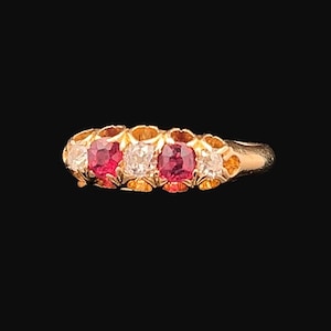 Antique Victorian Old Mine Cut Diamond and Ruby 5 Stone 18ct Gold Ring. Dated Birmingham 1890