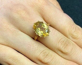 Vintage Citrine 9ct Gold Dress Ring. Hallmarked 1990
