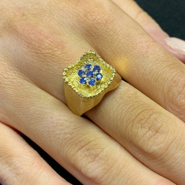 Vintage Sapphire 18ct Gold Cocktail Ring. Super Retro Pinky Ring. Beautifully Made.