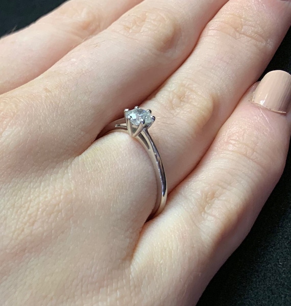 Certificated Diamond Engagement Ring. Single Ston… - image 1
