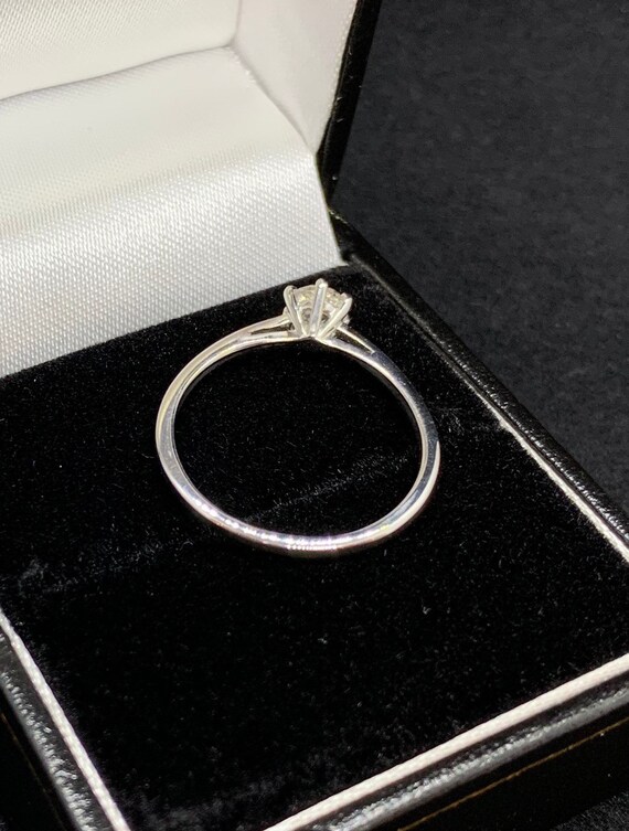Certificated Diamond Engagement Ring. Single Ston… - image 4