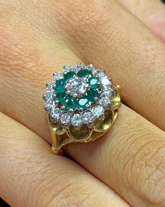 Vintage Emerald and Diamond 18ct Gold Target Cluster Ring.