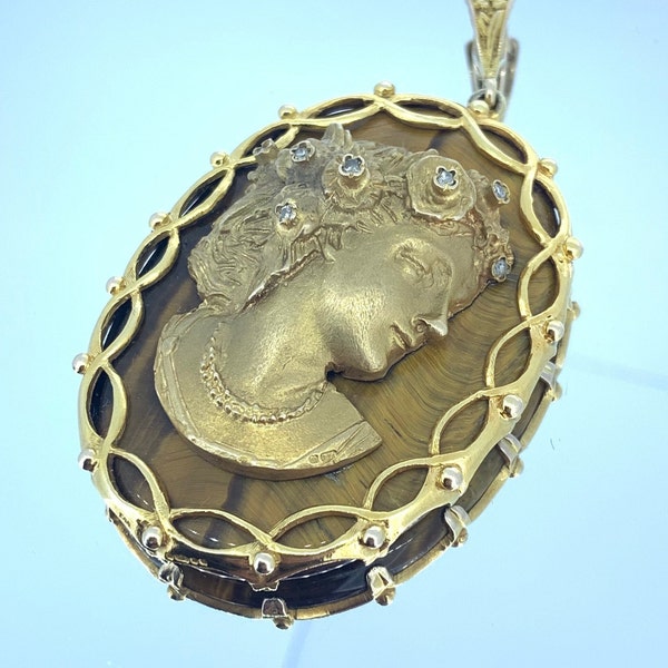 Vintage Tiger's Eye and Diamond 9ct Gold Cameo Pendant. Hallmarked 1976. Super Retro - Superb Quality.