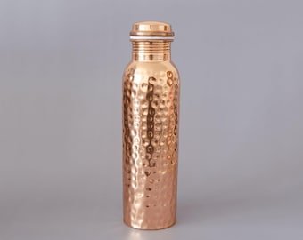 Botella de agua de cobre puro martillado de 1 litro, recipiente para bebidas ayurvédico hecho a mano, botella de yoga ecológica, botella de viaje a prueba de fugas, regalo de inauguración de casa
