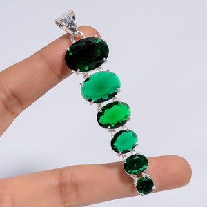 Ciondolo in diopside cromato, gemma verde ovale sfaccettata, collana boho fatta a mano, gioiello lungo da indossare a strati
