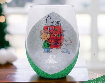 Charlie Brown Christmas Wine Glass: Hand-Painted Snoopy Holiday Decor