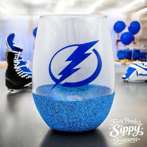 Tampa Bay Lightning Wine Glass: Glitter Stem, Hockey Puck Design