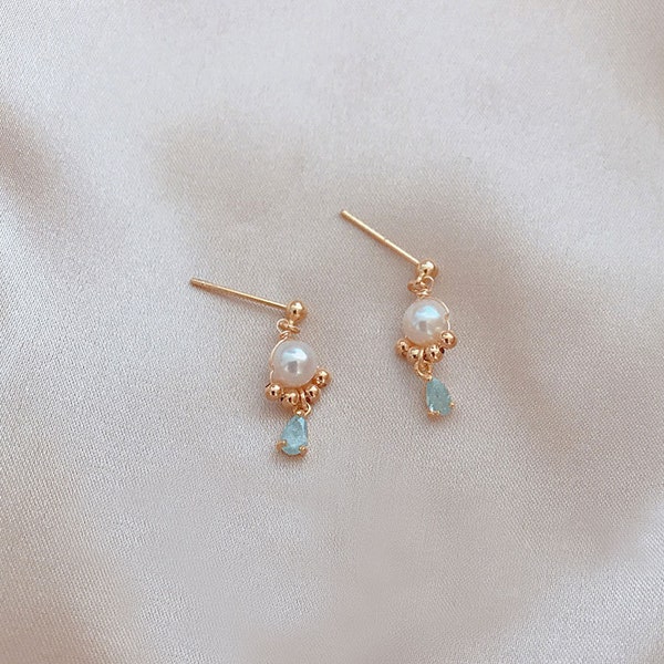 freshwater pearl Earrings,aquamarine earrings,minimal earrings,dainty earrings,bff gift