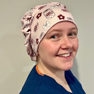 Gorro quirúrgico elástico hecho a mano para amantes del Dr Pepper: suave y cómodo, no daña el cabello.