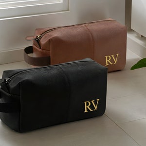 Personalised Embroidered Men's Leather Wash Bag with Strap | Black or Brown | Leather Toiletry Bag Embroidered with Initials