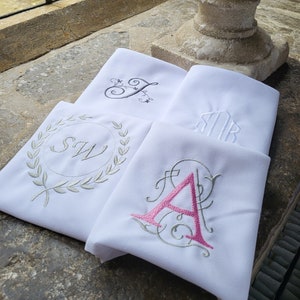 Personalised embroidered linen napkin, Wedding gift , monogram embroidery Serviette, Tableware Table Decoration, nameplace card alternative