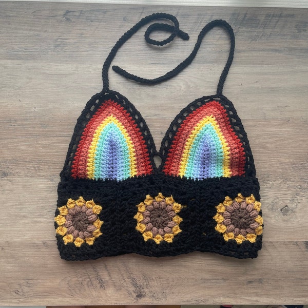 Rainbow sunburst croptop | -ready to ship- | Size m-L, b-c cup | crochet croptop | Pride top