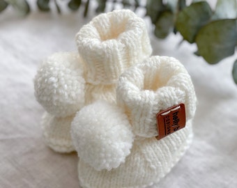 KNITTING PATTERN: Classic Pom Pom Booties