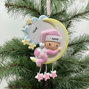 Baby Mädchen auf Mond Ornament Personalisierte Weihnachtsverzierung Perfektes Geschenk für Neugeborene Kinder Benutzerdefinierte Weihnachten Familie Ornamente - Baby Ornamente