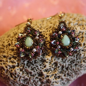Earring with Mint Alabaster Sew on element