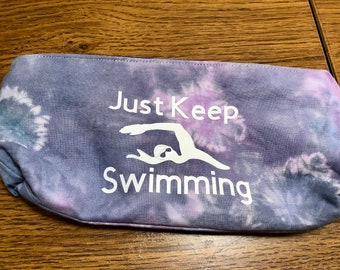 waterproof pouch custom Goggle case swim team just keep swimming swimmer swim team gift tie dye fundraiser idea Accessoires Zonnebrillen & Eyewear Sportbrillen team logo sports 