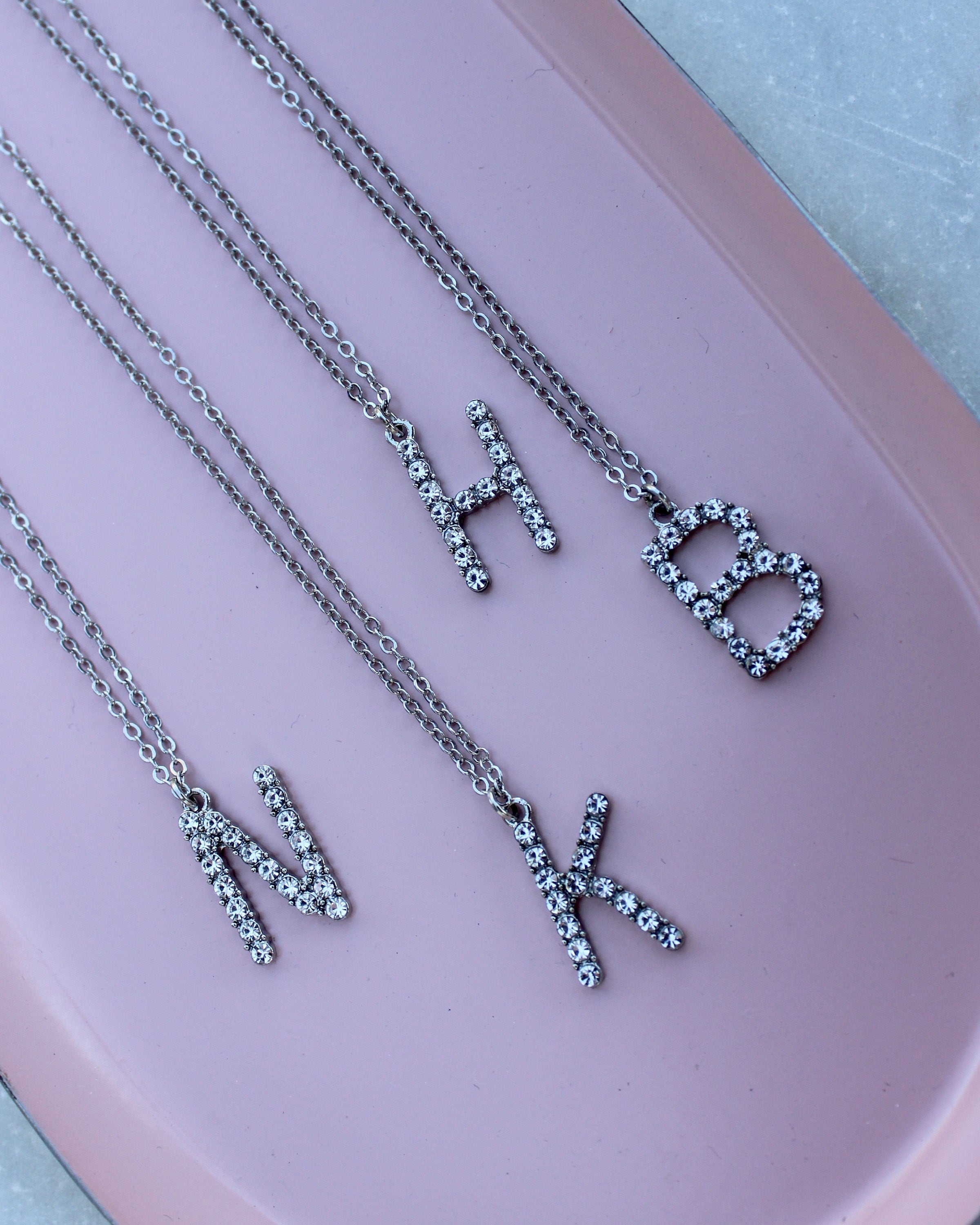 Collier Chaîne Argenté 46 Cm Avec Pendentif Lettre E Strass - Neuf Sans Emballage