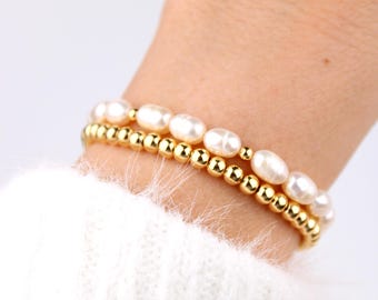 Golden pearl bracelet. Elegant stretch bracelet made from freshwater pearls. Gift for her