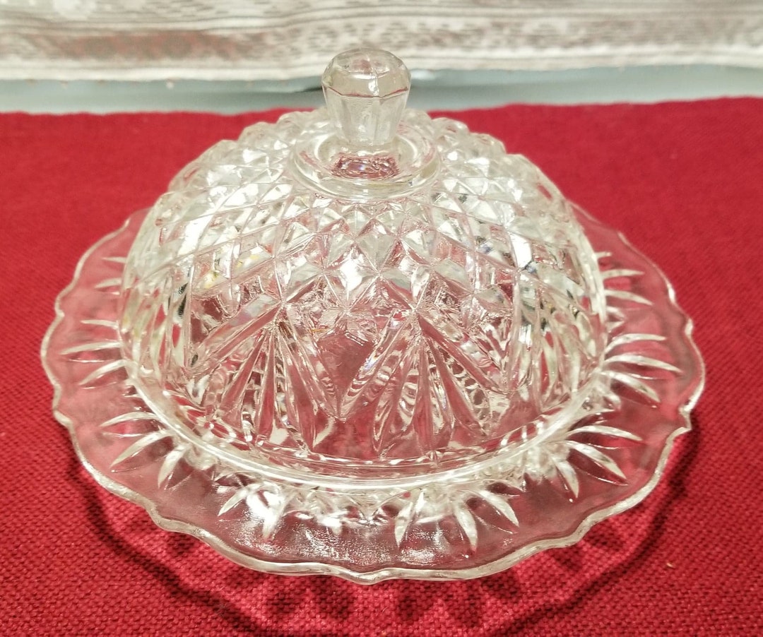 Vintage Stylish Round Covered Butter Dish / Cheese Dish Prescut Clear ...