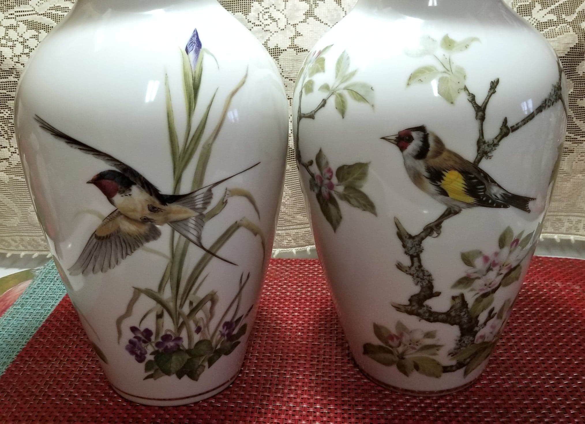 フランクリン ポーセリン The Meadowland Bird Vase Franklin Porcelain The Meadowland Bird Vase by Basil Ede