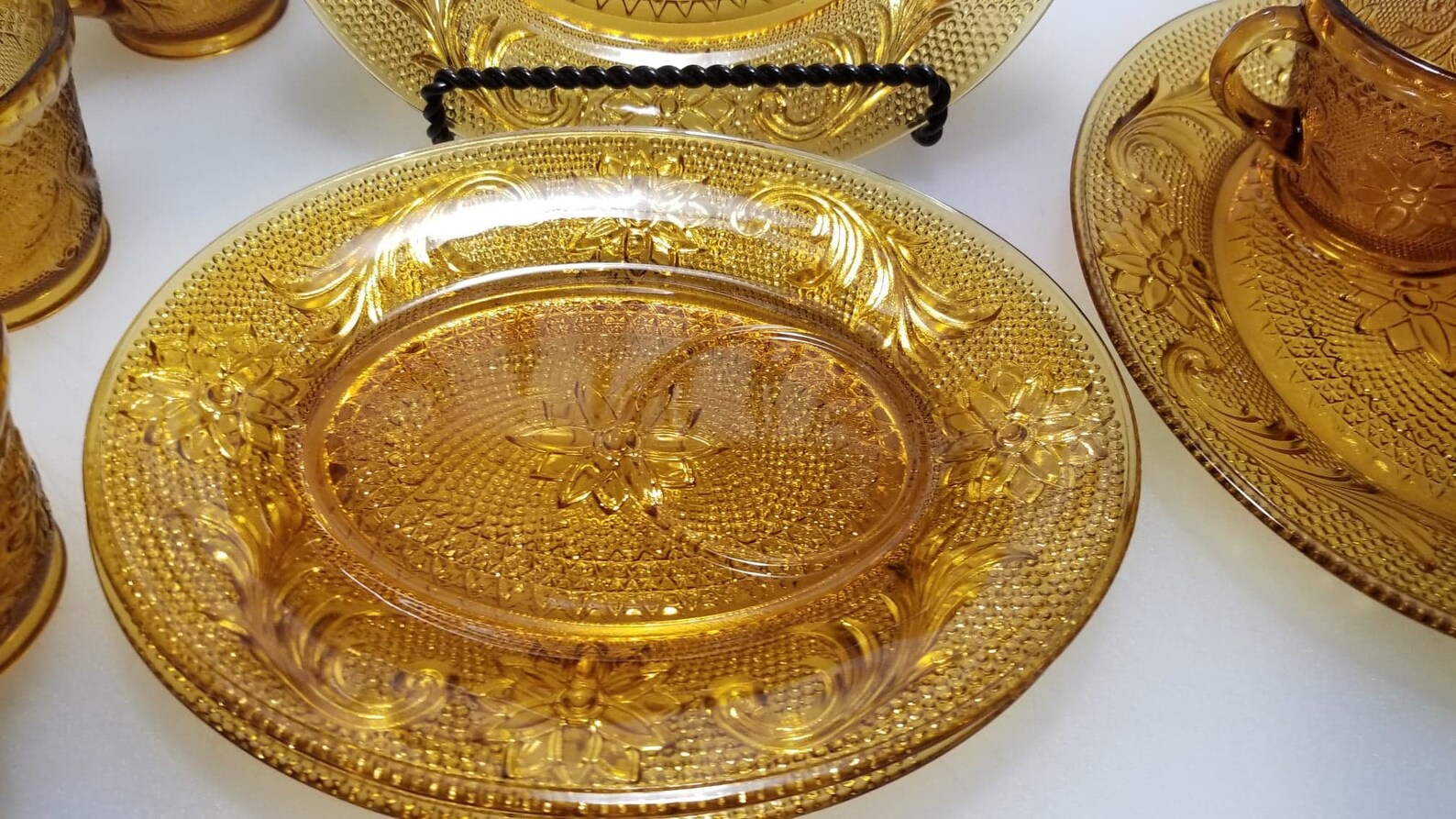 Snack Plate and Cup Set of Four / Sandwich Amber Collection by Etsy