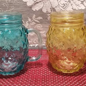 Pineapple-Shaped Mason Jar Mug Glasses with Handles, Straws & Lids